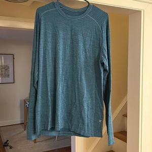 Lulu Lemon Size 8 Women’s Long Sleeve Blue Top